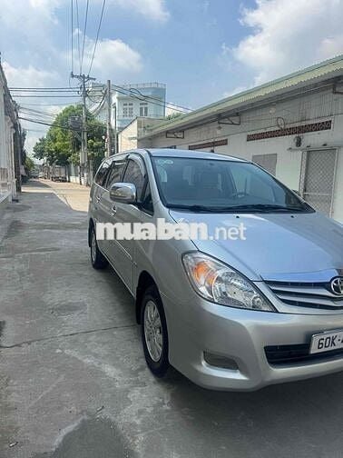 Toyota Innova 2010 G - 120 km