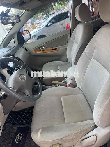 Toyota Innova 2010 G - 120 km