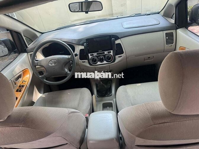 Toyota Innova 2010 G - 120 km