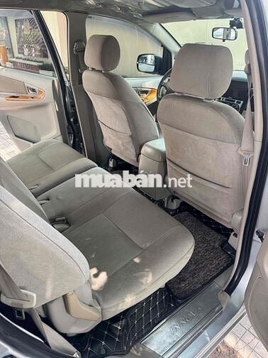 Toyota Innova 2010 G - 120 km
