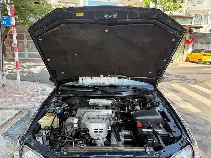 Toyota Camry GLi 2.2 số sàn đời cuối 2000