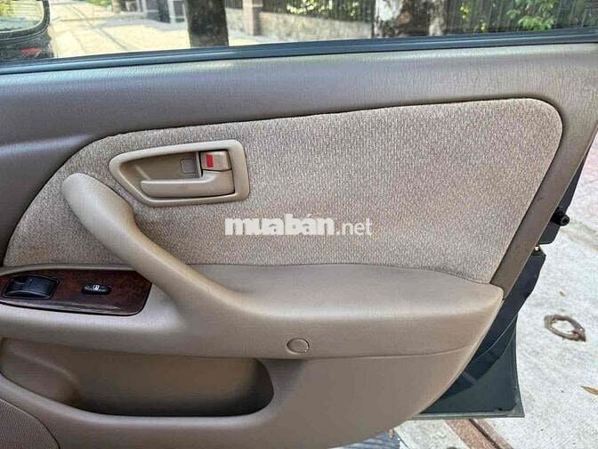 Toyota Camry GLi 2.2 số sàn đời cuối 2000