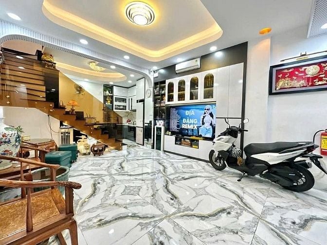 8.9 nhà mặt tiền Cầm Bá Thước Phú nhuận  5pn 