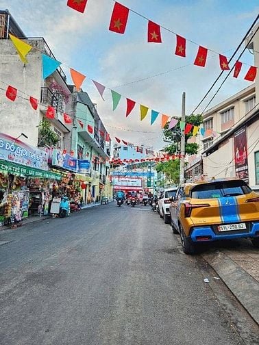 8.9 nhà mặt tiền Cầm Bá Thước Phú nhuận  5pn 
