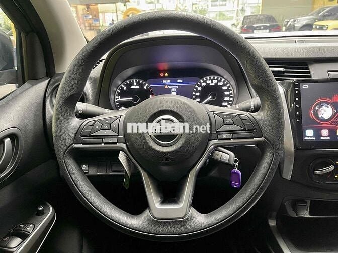 Nissan Navara 2022 EL 2.3 AT chạy 3,8 vạn km
