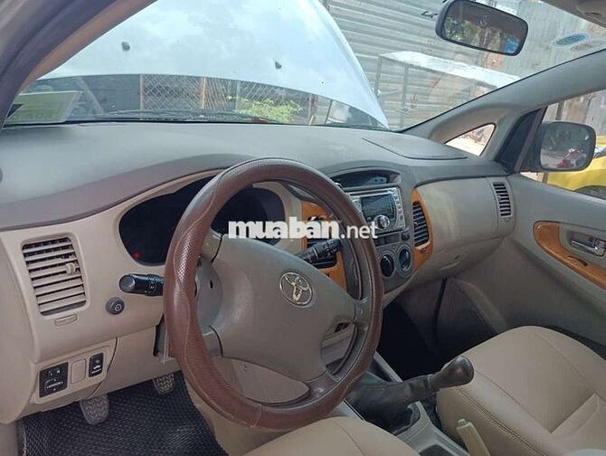 Toyota Innova 2010g - 999999 km