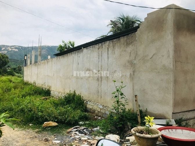 Đất 2 Mặt tiền , 200m2 chỉ 1ty780