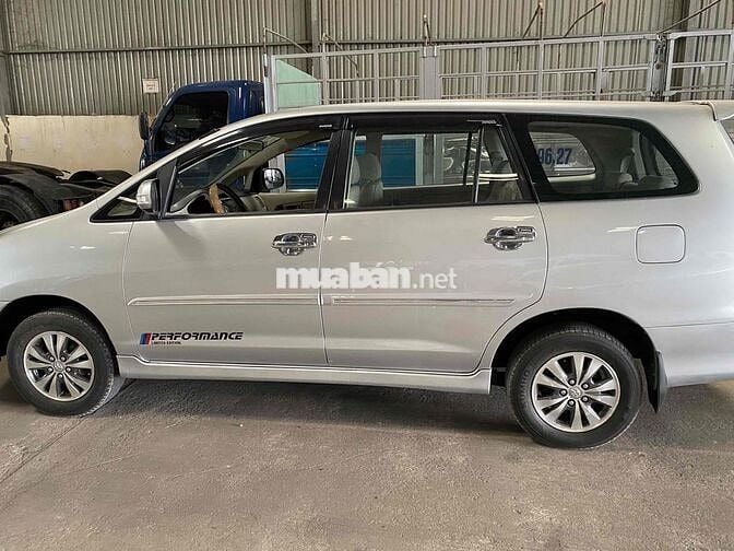 Toyota Innova 2016 2.0E - 180642 km