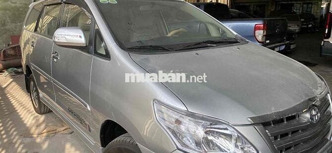 Toyota Innova 2016 2.0E - 180642 km