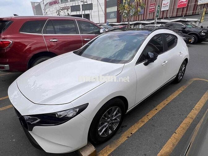Mazda 3 2022 1.5L Sport Luxury - 25000 km