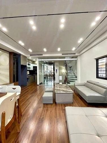 MẶT PHỐ HỒNG TIẾN - NGUYÊN VĂN CỪ -MT RỘNG - 7TẦNG THANG MÁY- VỈA HÈ 
