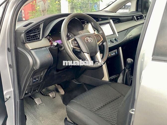 Toyota Innova 2018 2.0E - 100456 km