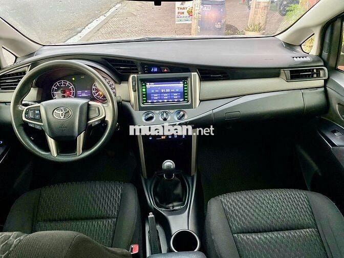 Toyota Innova 2018 2.0E - 100456 km