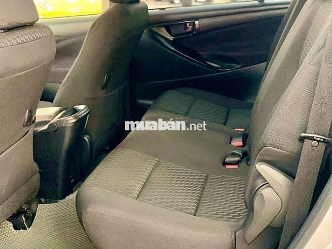 Toyota Innova 2018 2.0E - 100456 km