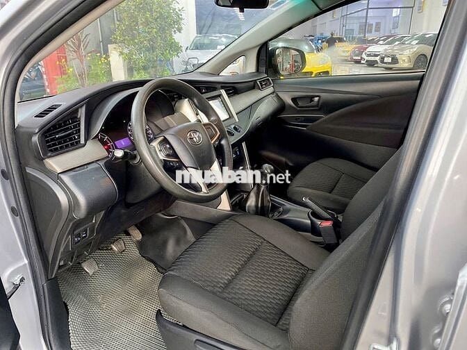 Toyota Innova 2018 2.0E - 100456 km