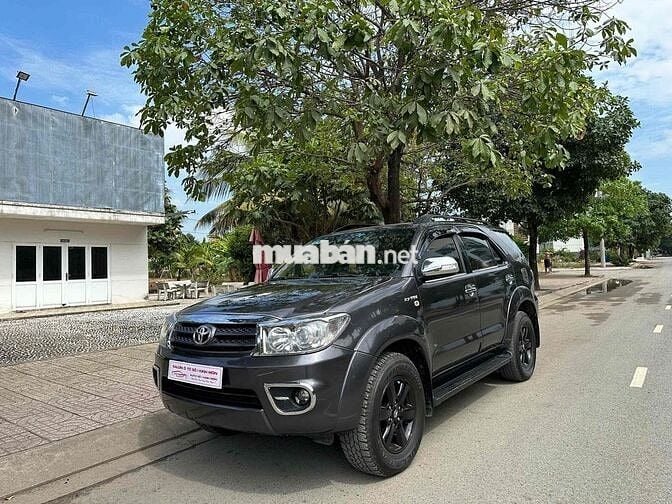 Toyota Fortuner 2011 2.7V - 130000 km
