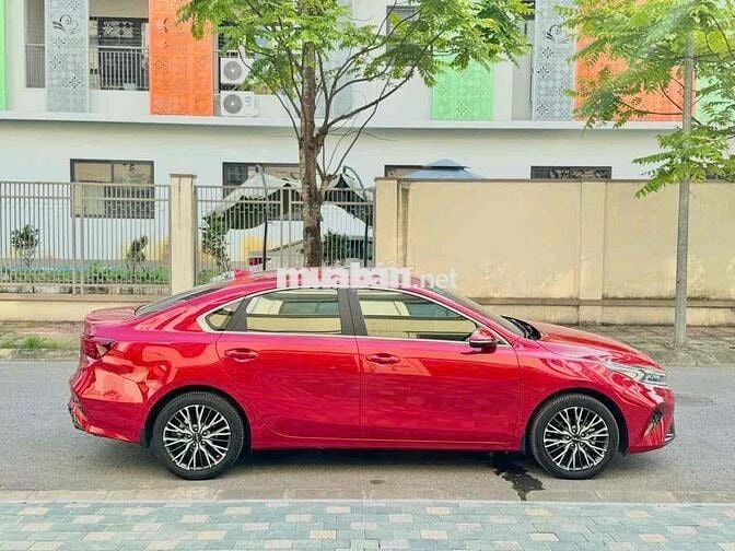 Kia K3 2022 2.0 Premium - 1.2 vạn Xe đi gia đình