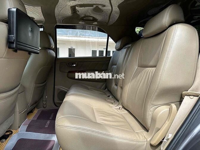 Toyota Fortuner 2011 2.7V - 130000 km