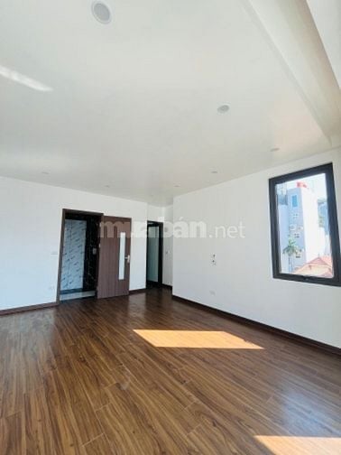 LẠC LONG QUÂN TÂY HỒ 7 TẦNG THANG MÁY Ô TÔ VÀO 5M RA MẶT PHỐ LÔ GÓC