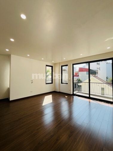 LẠC LONG QUÂN TÂY HỒ 7 TẦNG THANG MÁY Ô TÔ VÀO 5M RA MẶT PHỐ LÔ GÓC