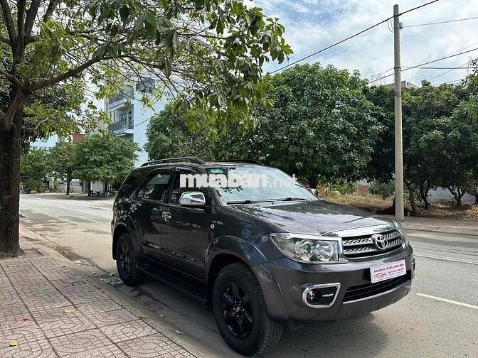 Toyota Fortuner 2011 2.7V - 130000 km