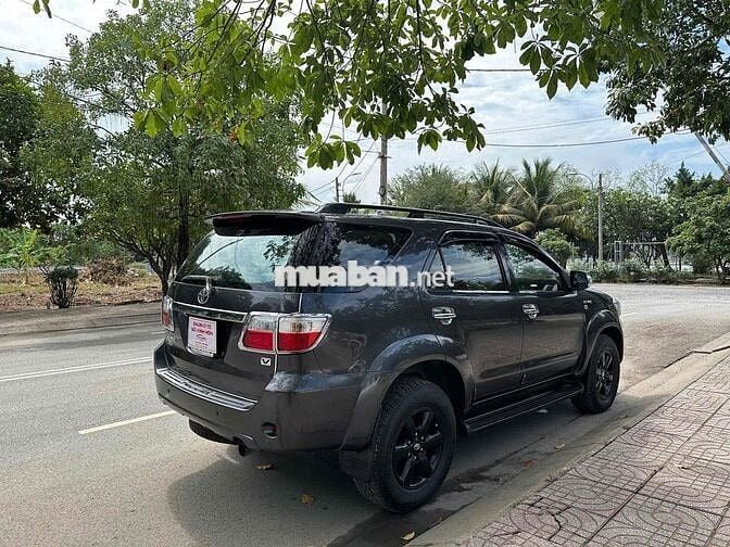 Toyota Fortuner 2011 2.7V - 130000 km