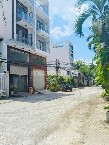 Chỉ 4,7 tỷ ngay Hoàng Quốc Việt, DT 4x10m