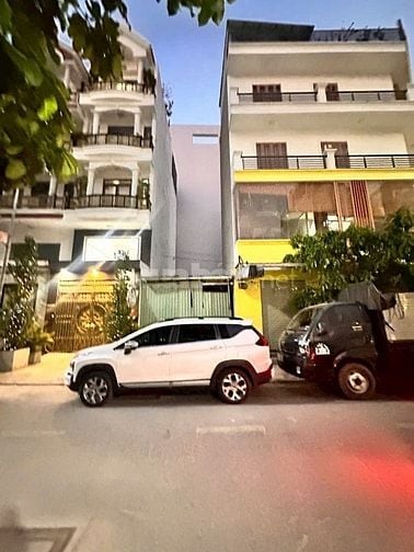 Bán đất Hà Huy Giáp vào 20m,đường 12m xe hơi quay đầu