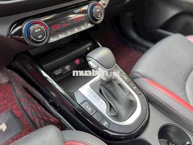 Kia K3 2022 2.0 Premium - 1.2 vạn Xe đi gia đình