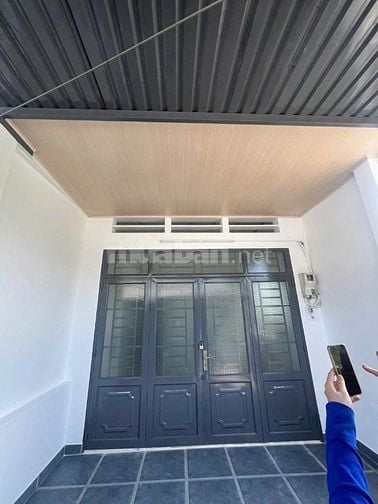 Cần bán gấp căn nhà 60m2 ở Thới Tam Thôn - Hóc Môn giá 750 triệu.