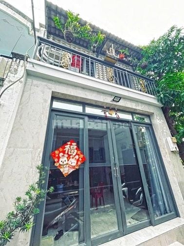 Chỉ 4,7 tỷ ngay Hoàng Quốc Việt, DT 4x10m