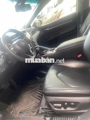 Toyota Camry 2020 2.5Q bảo hành 1 năm chính hãng