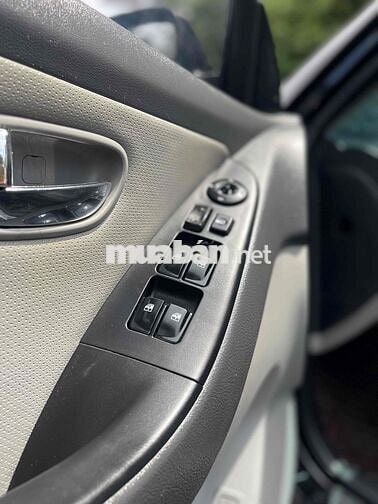 Hyundai Avante 2011 1.6 AT - 137773 km