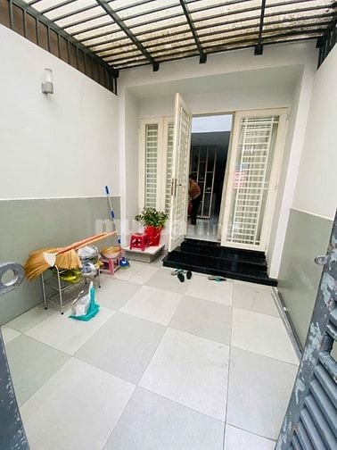 Cho thuê MBKD mặt tiền Nguyễn Đình Chính, Q. Phú Nhuận.