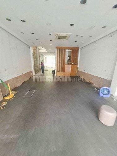 Cho thuê nhà Xuân Thủy, Thảo Điền, 3 tầng, 5x30m đất, tiện kinh doanh