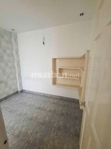 Cho thuê nhà Xuân Thủy, Thảo Điền, 3 tầng, 5x30m đất, tiện kinh doanh