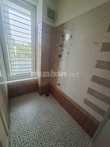 Cho thuê nhà Xuân Thủy, Thảo Điền, 3 tầng, 5x30m đất, tiện kinh doanh