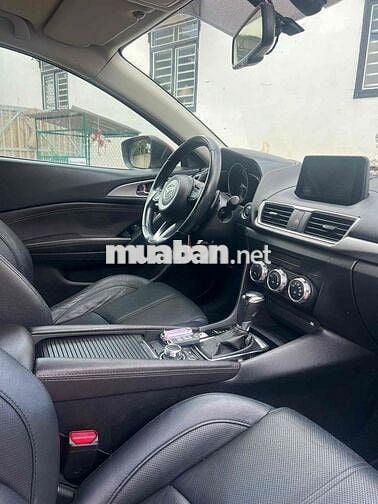 Mazda 3 2017 1.5 AT Sedan - 70000 km