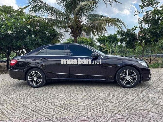 Mercedes Benz E Class 2009 E250 - 150000 km