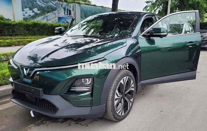 VinFast VF6 đủ màu giao ngay trả trước 140 triệu