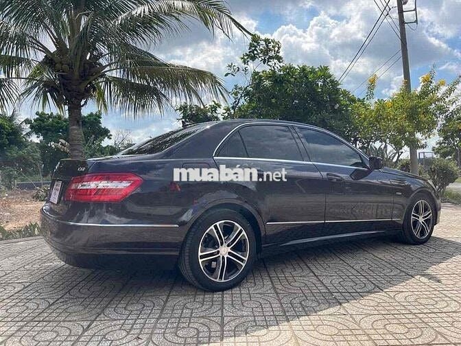 Mercedes Benz E Class 2009 E250 - 150000 km