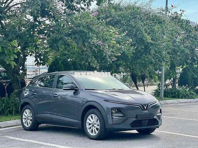VinFast VF6 đủ màu giao ngay trả trước 140 triệu