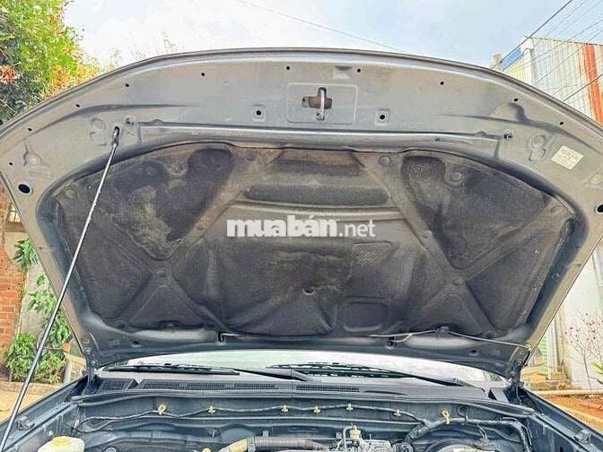 Toyota Hilux 2012 2.5E 4x2 MT - 10000 km