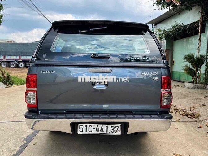 Toyota Hilux 2012 2.5E 4x2 MT - 10000 km