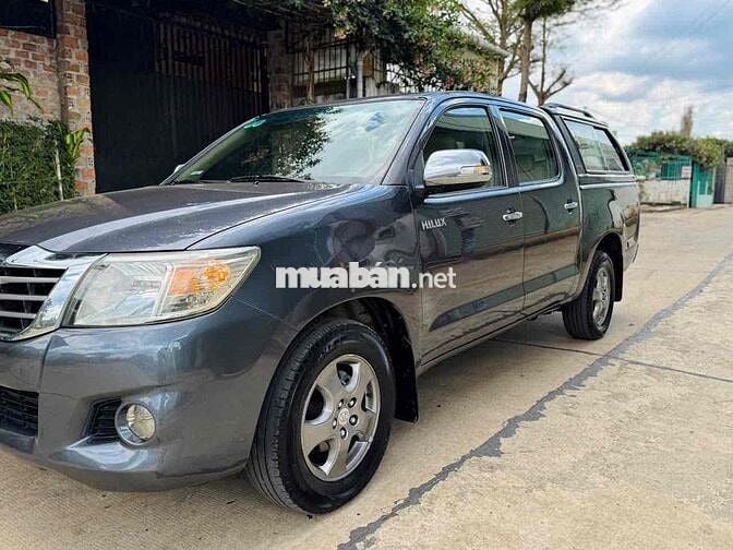Toyota Hilux 2012 2.5E 4x2 MT - 10000 km