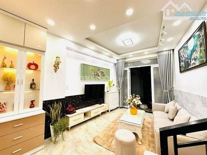 Hẻm 6m Thích Quảng Đức - Sẵn 4 tầng BTCT. Gần THCS Độc Lập