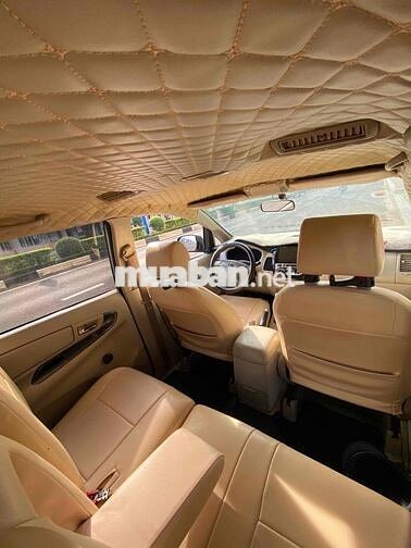 Toyota Innova 2011 G - 6789 km