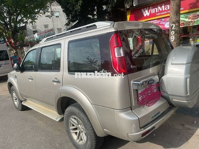 Ford Everest 2010 2.5L 4x4 MT - 160000 km