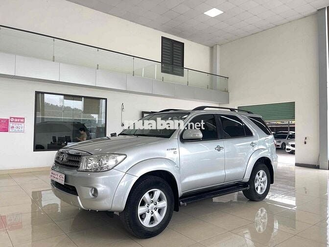 Toyota Fortuner 2009 2.7V - 120000 km