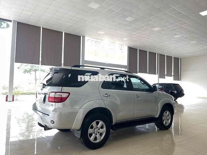 Toyota Fortuner 2009 2.7V - 120000 km